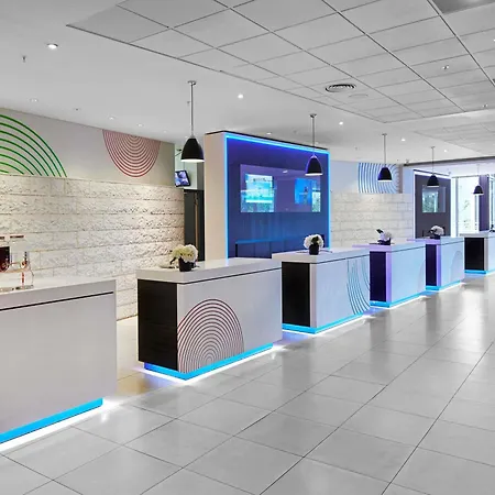 Novotel London West-2